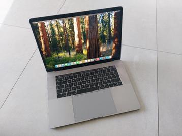 Macbook Pro 15" - 2,3 GHz 8-Core i9 - 16gb - Nieuwe batterij beschikbaar voor biedingen