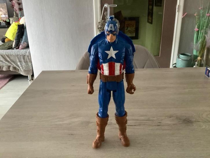 Marvel Captain America character (30 cm) (2019), Kinderen en Baby's, Speelgoed | Actiefiguren, Zo goed als nieuw, Ophalen of Verzenden