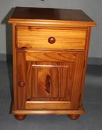 Table de nuit en pin Massif 43x35x60 haut en Bon état, Moins de 45 cm, Enlèvement, Utilisé, 55 à 70 cm