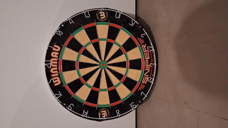 Dartbord Winmau Sniper, Sport en Fitness, Darts, Zo goed als nieuw, Dartbord, Ophalen of Verzenden