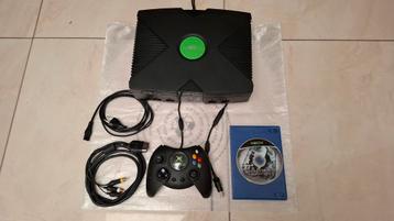 Xbox original in goede staat met controller en game beschikbaar voor biedingen