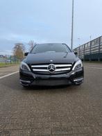 Mercedes Benz B180 - 102000km - 07/2013, Auto's, Monovolume, Zwart, 4 cilinders, Leder en Stof
