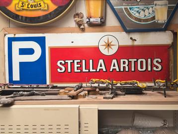 Stella Emaille bord beschikbaar voor biedingen