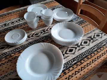 Vaisselle arcopal blanche, Enlèvement, Assiettes(s)