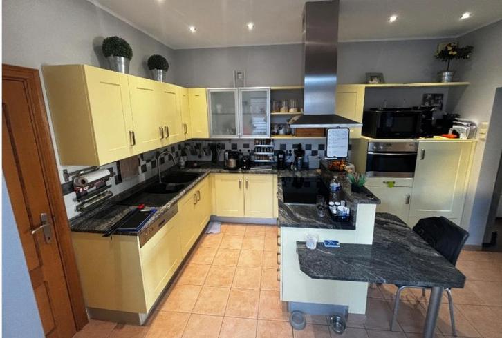 CUISINE ÉQUIPÉE, Huis en Inrichting, Keuken | Complete keukens, Gebruikt, Overige typen, Geel, Graniet of Steen, Met kookeiland