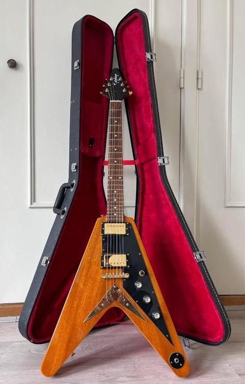 Epiphone Flying V Korina met Gibson Burstbucker pickups, Muziek en Instrumenten, Snaarinstrumenten | Gitaren | Elektrisch, Zo goed als nieuw