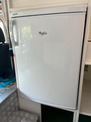 Koelkast Whirlpool, 143l, A+ beschikbaar voor biedingen