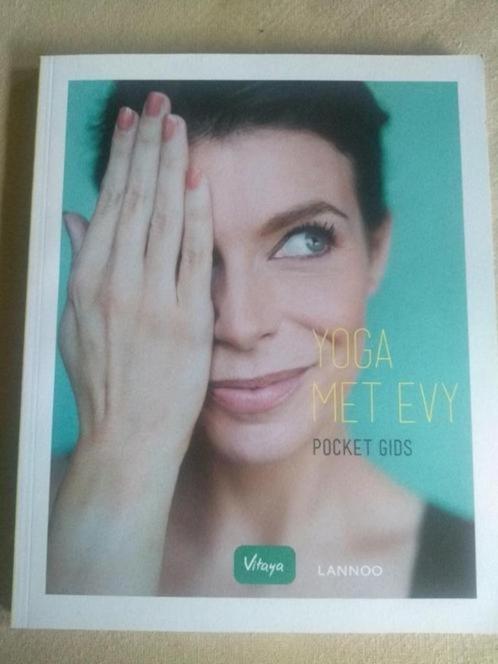boek: yoga met Evy (Gruyaert), Livres, Livres de sport, Comme neuf, Autres sports, Envoi