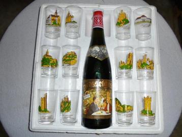 Wijnfles met bijhorende glaasjes, Enlèvement ou Envoi, Neuf, Verres et Verres à shot
