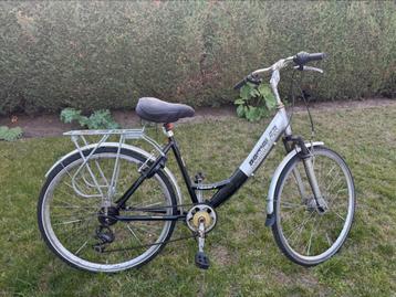 Dames fiets beschikbaar voor biedingen