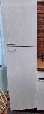 Hoge kast met veel opbergruimte, Ophalen