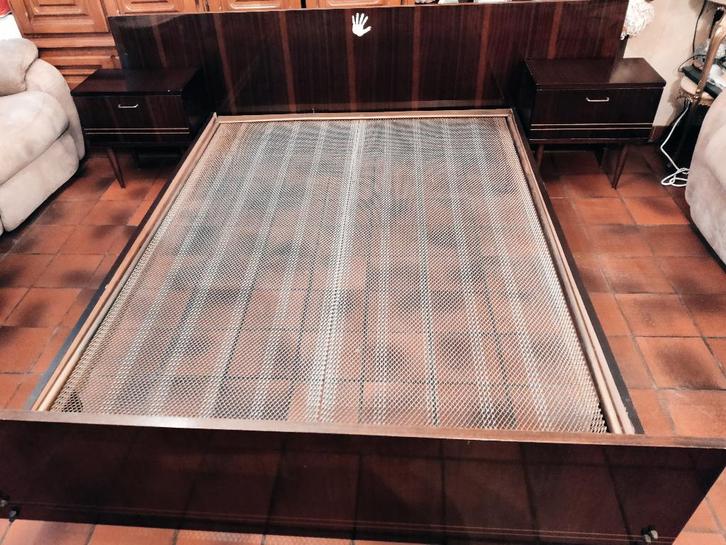 Bed met nacht kastjes retro ( R.V.D), Antiek en Kunst, Antiek | Meubels | Kasten, Ophalen