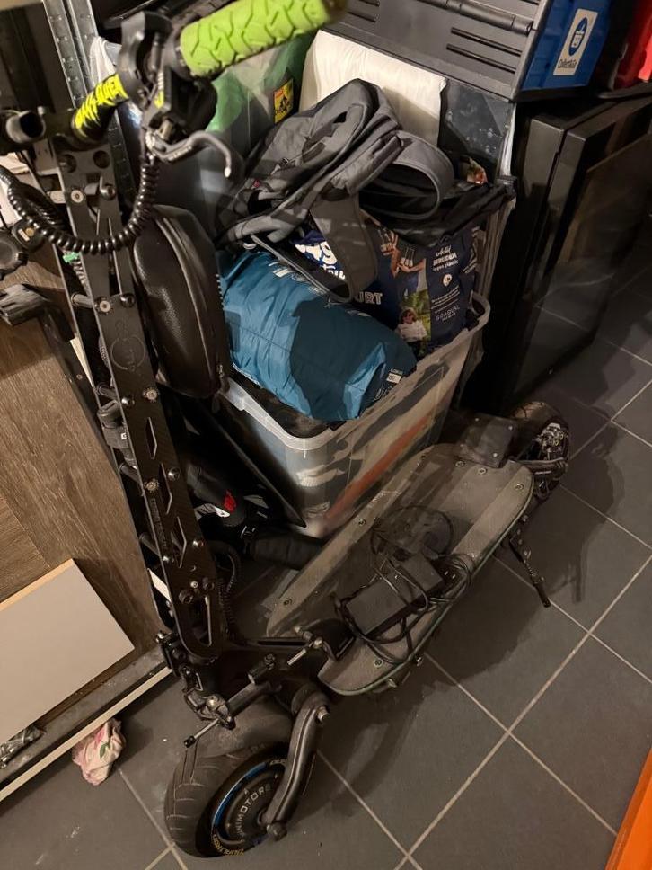 Custom dualtron thunder (met schade), Fietsen en Brommers, Steps, Gebruikt, Elektrische step (E-scooter), Ophalen