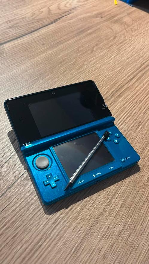 Nintendo 3DS + 10 Games in doos  In uitstekende staat, Games en Spelcomputers, Spelcomputers | Nintendo 2DS en 3DS, Zo goed als nieuw