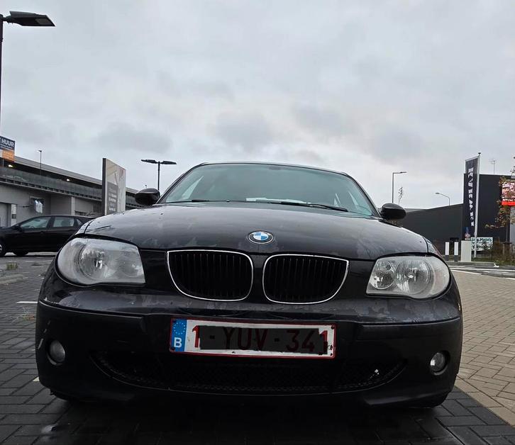BMW 118i • 2005 • Automaat • 245.000 km  €2700€, Auto's, BMW, Particulier, Centrale vergrendeling, Elektrische ramen, Benzine