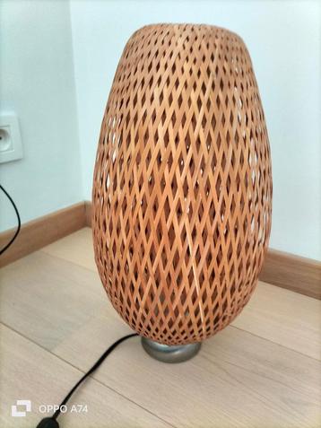  	LAMPE IKEA EN BAMBOU TRESSE avec lampe E27  led 7V beschikbaar voor biedingen