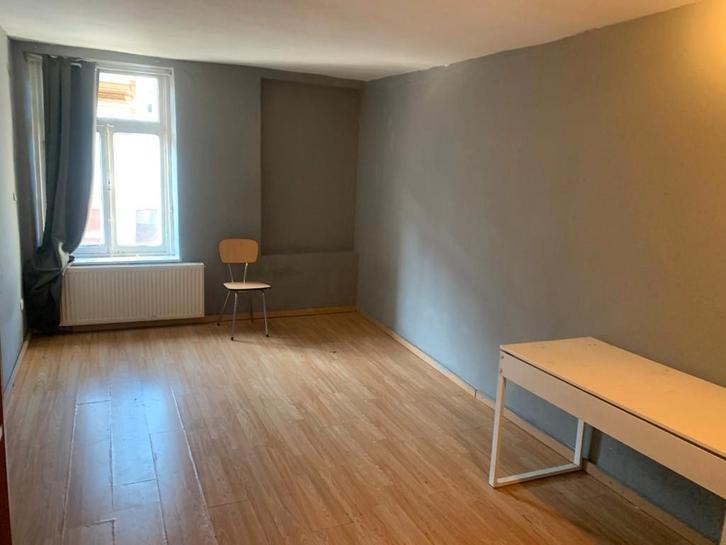 STUDIO À LOUER CHARLEROI, Immo, Appartements & Studios à louer, Charleroi, 50 m² ou plus
