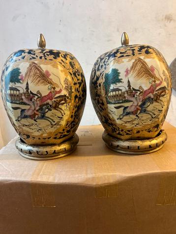 2 oude Chinese vazen beschikbaar voor biedingen