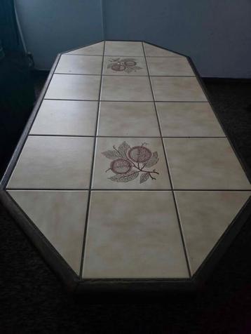 Table basse salon a motif et roulette, Enlèvement ou Envoi, Comme neuf