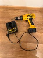 DeWalt Accuboormachine, inclusief oplader., Ophalen, Gebruikt, 400 tot 600 watt, Boormachine