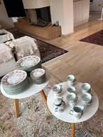Compleet porseleinen servies met roze rozen - borden&koffie, Antiquités & Art, Antiquités | Services (vaisselle) complet, Enlèvement