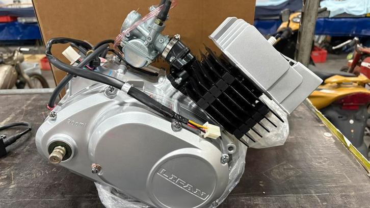 Suzuki Motor Ts/Er/Zr nieuwe motor Lifan 100cc 399€, Fietsen en Brommers, Brommeronderdelen | Algemeen, Carburateur, Ophalen