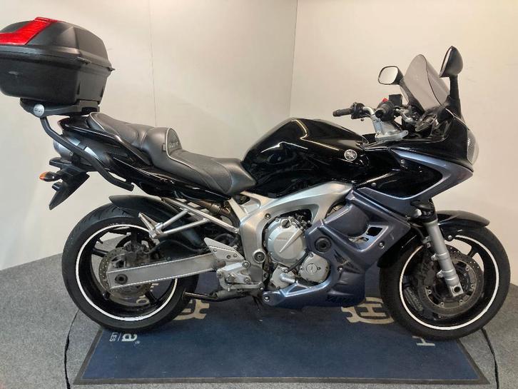 Yamaha FZ 6 Fazer GT MY'05 ref. LS 3244, Motos, Motos | Yamaha, Entreprise, Tourisme, plus de 35 kW, 4 cylindres, Permis Moto A