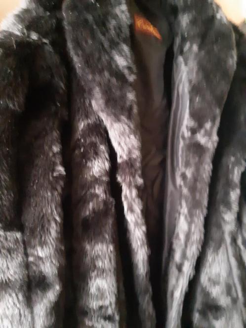 PROMO 1 manteau de fourrure noir habillé bien chaud 60€, Vêtements | Femmes, Vestes | Hiver, Neuf, Taille 46/48 (XL) ou plus grande