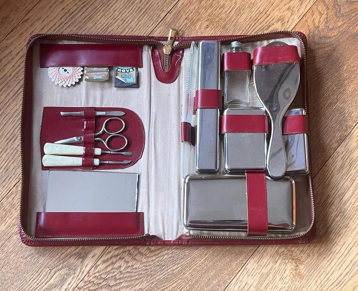 Retro Ensemble de toilettage vintage sac de toilette, Collections, Rétro, Soins personnels, Enlèvement ou Envoi