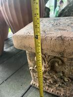 Betonnen sokkel/ voet/ zuil in beton. Houder beelden planten, Huis en Inrichting, Woonaccessoires | Zuilen en Pilaren, Ophalen