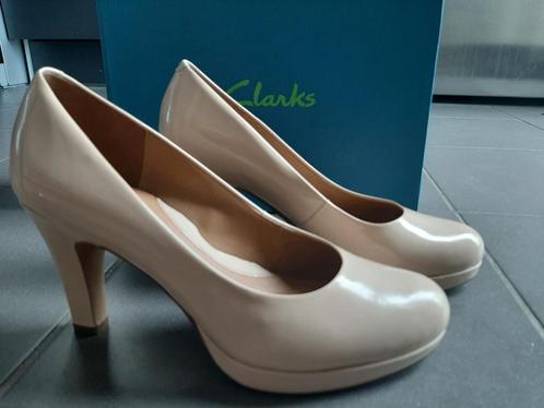 Gelakte dames schoenen Clarks maat40 nieuwe, Kleding | Dames, Schoenen, Nieuw, Pumps, Beige, Ophalen