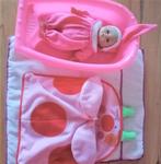 babypop pop 22cm + beddengoed en poppen- bad, Enlèvement ou Envoi, Comme neuf, Baby Pop