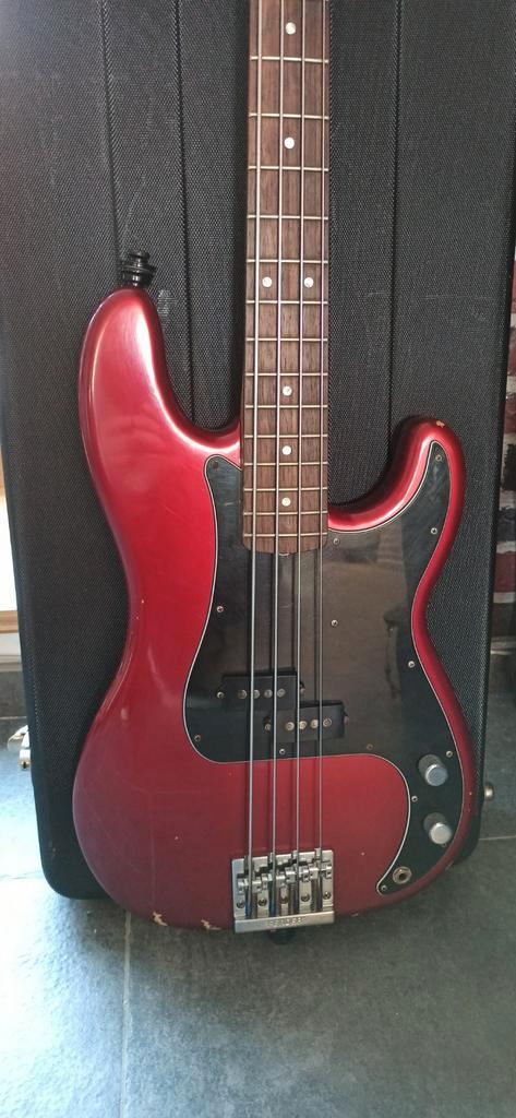 Fender precision Nate Mendel + hardcase, Musique & Instruments, Instruments à corde | Guitares | Basses, Enlèvement