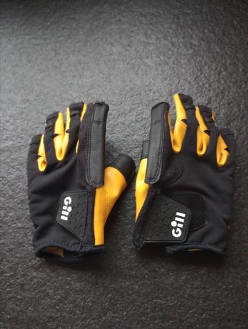 Handschoenen voor het zeilen beschikbaar voor biedingen