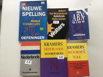 10 livres et dictionnaires différents en néerlandais