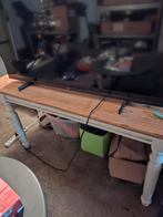 Ancienne table de  cuisine, Enlèvement