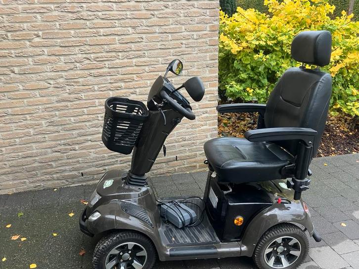 Scootmobiel carpo 4 limited edition, Diversen, Brommobielen en Scootmobielen, Zo goed als nieuw, 36 t/m 45 km, 11 t/m 15 km/u