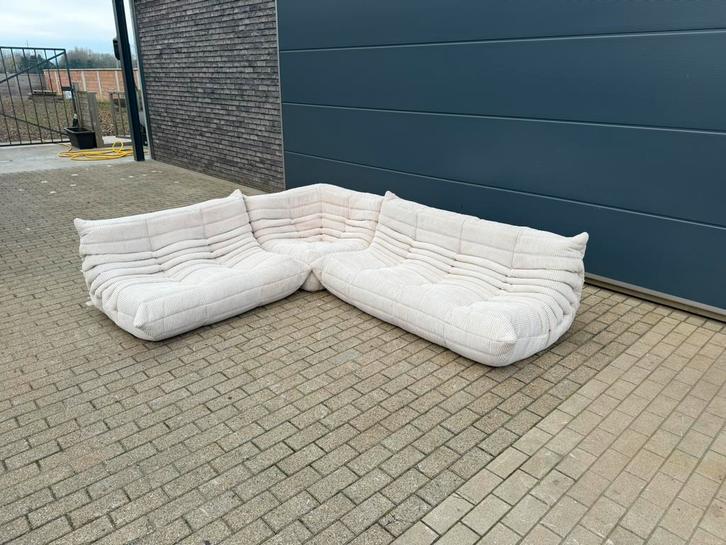 Set Ligne Roset Togo 3z, 2z et coin en velours côtelé beige, Maison & Meubles, Canapés | Repose-pieds & Poufs, Tissus, Enlèvement ou Envoi
