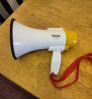 Mégaphone de manifestations en bon état, Enlèvement ou Envoi