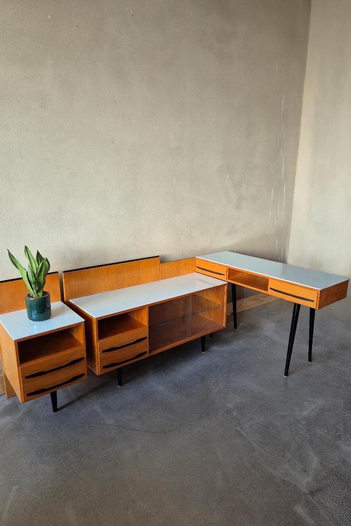 Vintage bureau Pozar, Huis en Inrichting, Bureaus, Ophalen