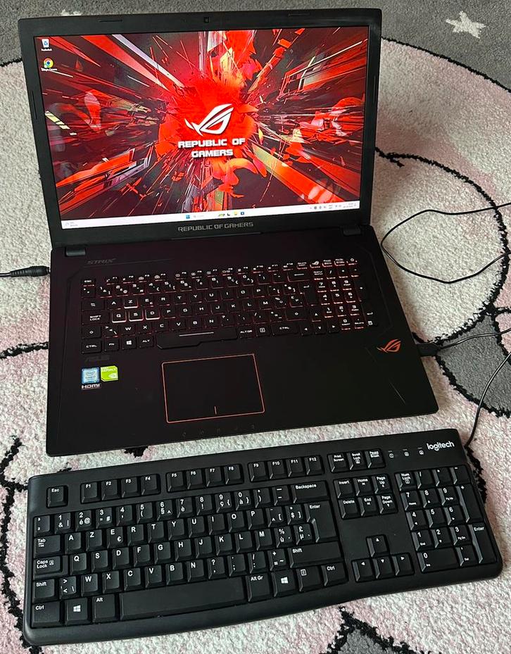 Mooie 17.3”Asus gamer/i7-7700HQ/4gb Nvidia GTX 1050/, Computers en Software, Laptop-opladers, Zo goed als nieuw, Ophalen