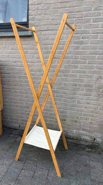 Kledingrek inklapbaar beschikbaar voor biedingen