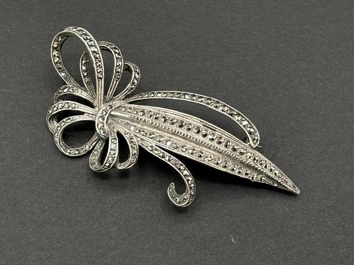 Massief zilver broche met markasiet, Handtassen en Accessoires, Broches, Zilver, Ophalen of Verzenden