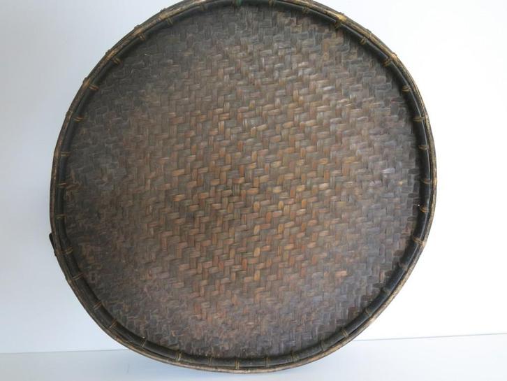 Antieke gevlochten Afrikaanse winnowing / wan mand, Antiek en Kunst, Antiek | Woonaccessoires, Ophalen of Verzenden