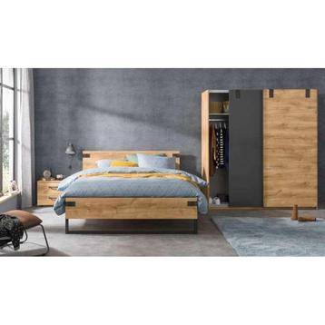 Stoere slaapkamer: bed, kast en nachtkastjes in goede staat beschikbaar voor biedingen