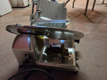 Vleessnijmachine beschikbaar voor biedingen