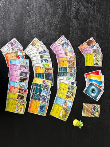 50 unieke Pokémonkaarten (geen dubbele) beschikbaar voor biedingen