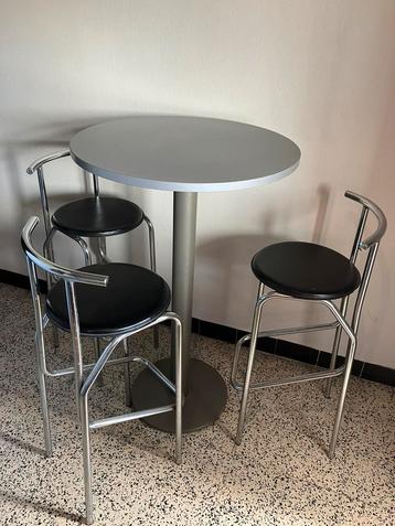 Bartafel met 3 stoelen 