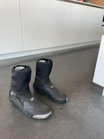 Racebotten Dainese beschikbaar voor biedingen