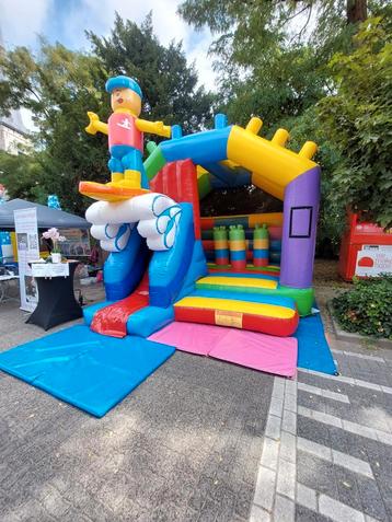 Springkasteel Lego surfer mega blocks te huur beschikbaar voor biedingen